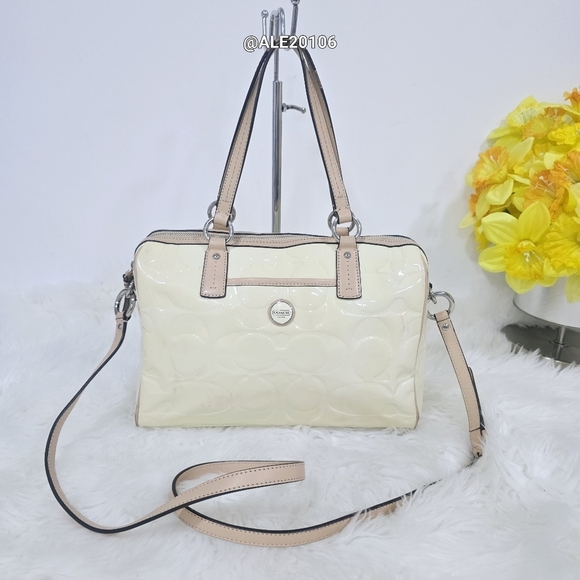Coach Signature Embossed Patent Leather F25189 Elegant Cream Handbag Crossbody - Picture 1 of 17